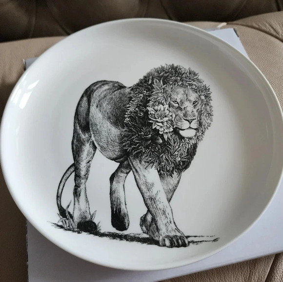 Maxwell Williams Fine Porcelaine Bone China Designer Dinnerware Plate 20cm Lion - Picture 2 of 3